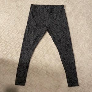 Cabi leopard leggings size large
